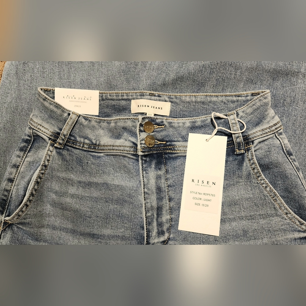 NEW High Waisted Double Button Closure Light Wash Jeans, 29 - Picture 6 of 7